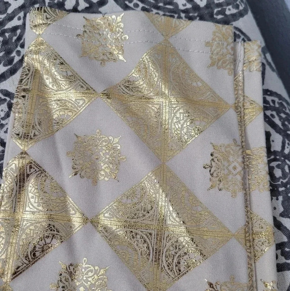 Universal Studios Hogwarts Express Ticket Pants - Picture 6 of 9